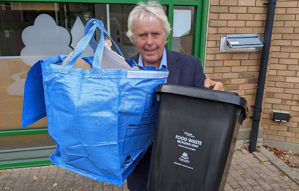 Cllr Leppington with recycling