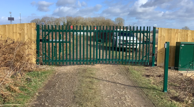 Teamwork helps to stop trespass in North Yorkshire: New gates guarding Green Lane level crossing in Knaresborough