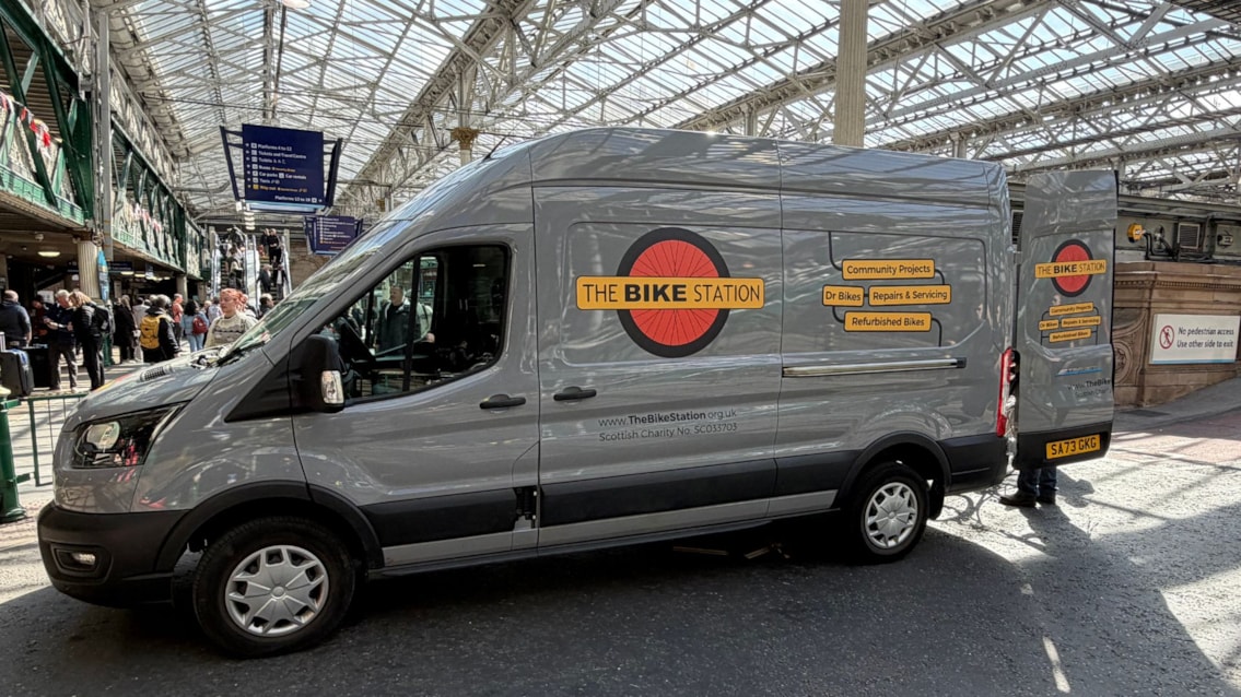 Edinburgh Waverley donates abandoned bicycles to local cycling charity: The Bike Station exchange 4