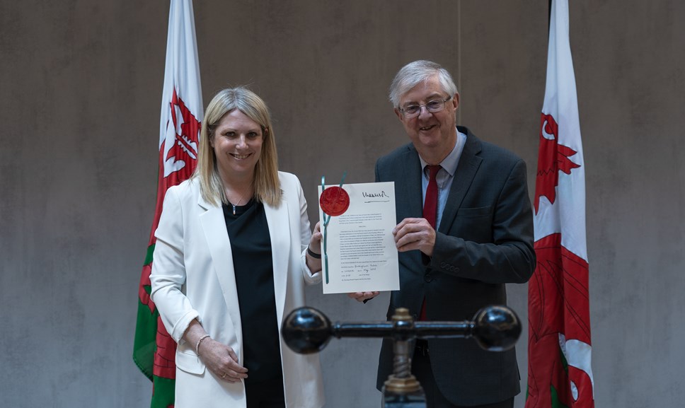 Deputy Minister for Social Partnership, Hannah Blythyn and First Minister of Wales, Mark Drakeford