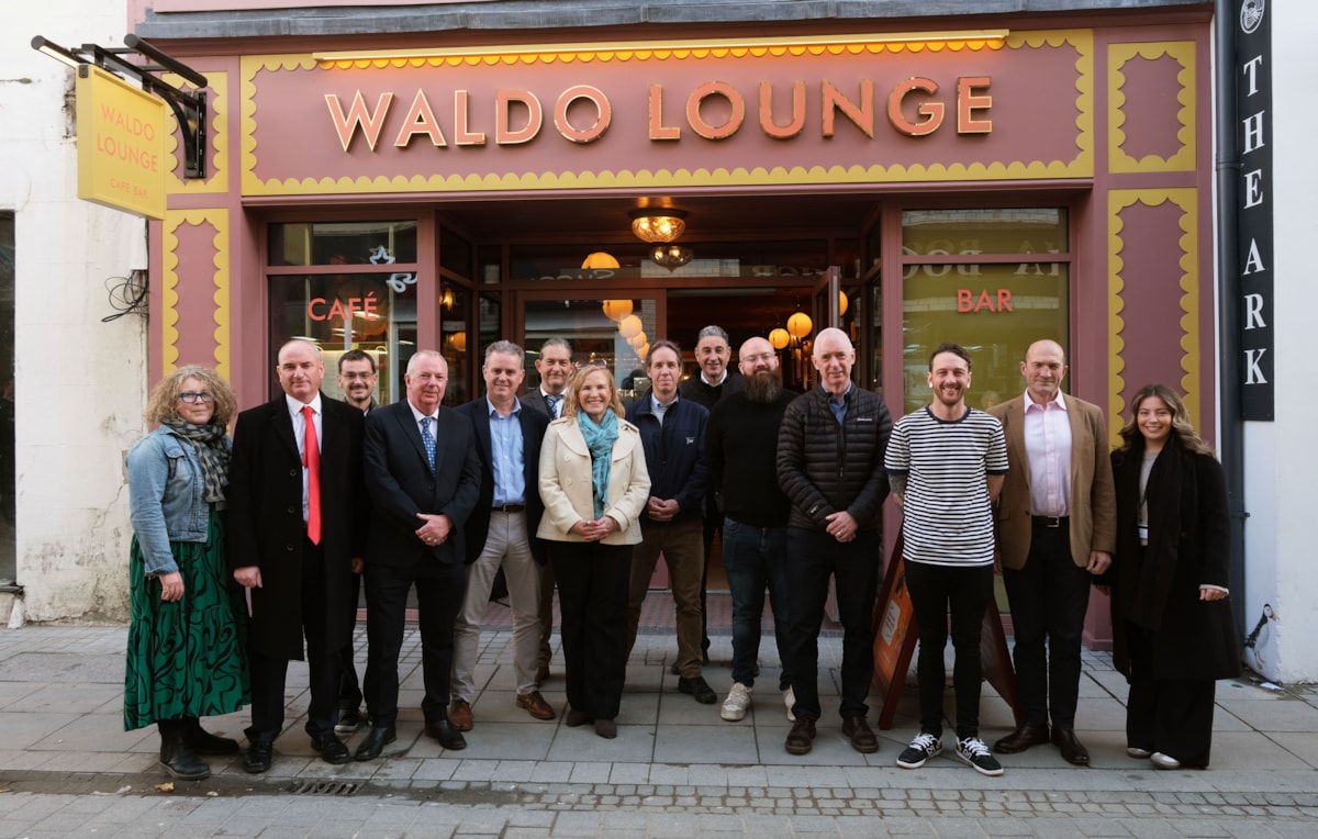 Waldo lounge opening 2 - Lolfa Waldo yn agor 2