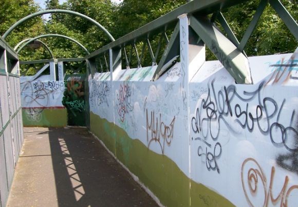 END OF THE LINE FOR FAVERSHAM GRAFFITI VANDALS: Faversham Long Bridge Graffiti 3