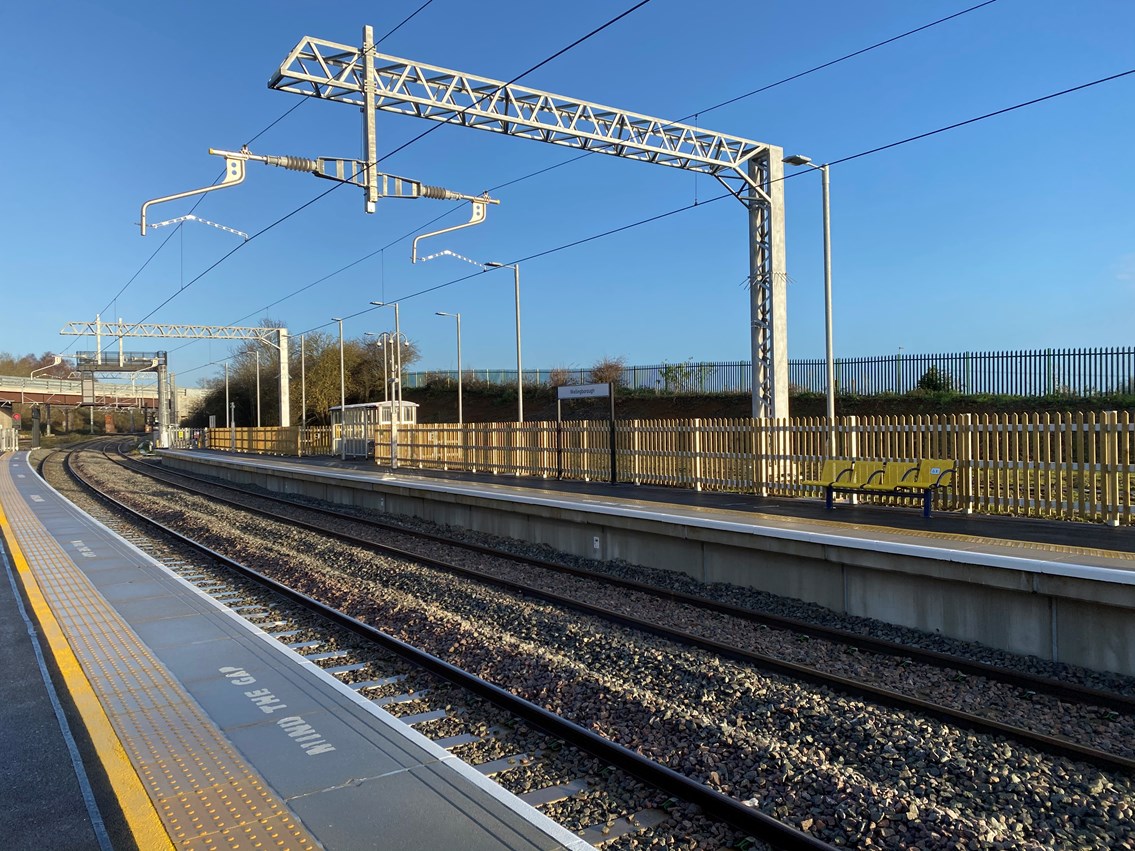 New line and platform promise improved services for passengers on Midland Main Line: New line and platform promise improved services for passengers on Midland Main Line 2