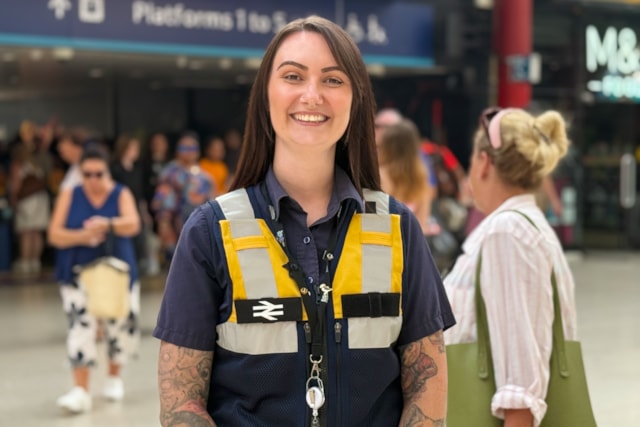 Staff in yellow vests - Lime Street-3: Staff in yellow vests - Lime Street-3