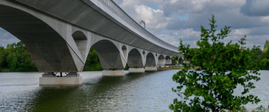 View of Colne Valley viaduct as it crosses Savay Lake (June 2025) 00003