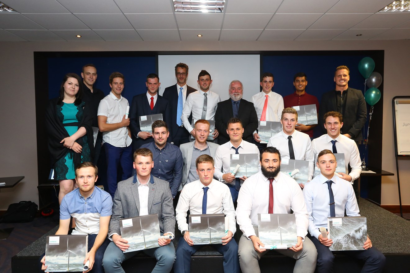 Siemens celebrates 32 Wind Technician apprentices passing four year course: 32-wind-tech-full.jpg