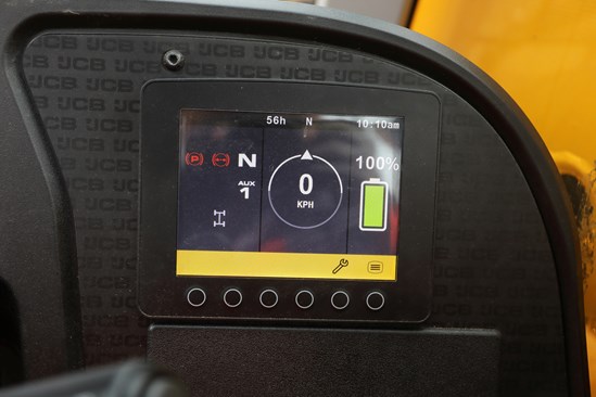 Hydrogen fuel cell at the Euston station site-4: Close-up of digital display in the electric JCB telehandler at the Euston station site, showing full charge. November 2022

Tags: Euston, decarbonisation, carbon, net zero, hydrogen, fuel cell, innovation, energy, electric, JCB, telehandler