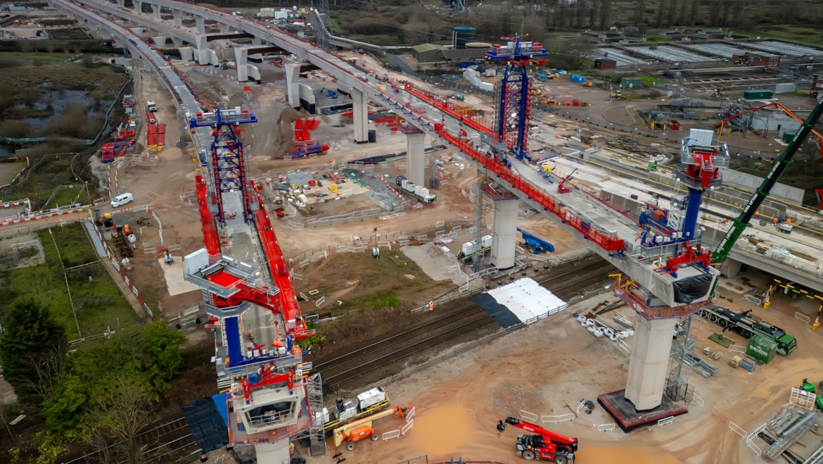 Christmas progress for key HS2 viaducts: 20251227 HS2 Water Orton 1 and 2 viaducts over the Birmingham to Nuneaton line-27