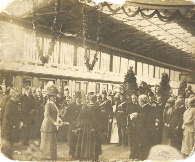Image courtesy of Cheshire Archives and Local Studies.: Image courtesy of Cheshire Archives and Local Studies.