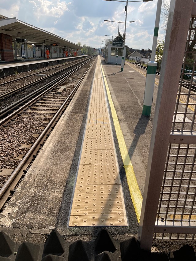 Tactile paving at Balham station