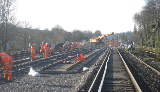 Upgrading the Brighton Main Line - Christmas 2013: Workers at Stoat's Nest junction, between Redhill and Purley