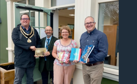 Narberth Library 3 - Llyfrgell Narberth 3