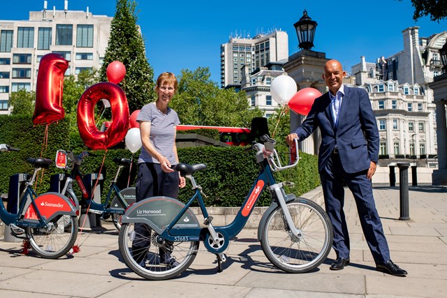 TfL Image - Liz Harwood, Santander Cycles 10th anniversary winner with David Eddington, TfL's Head of Cycle Hire