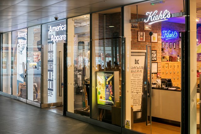 King's Cross railway station - Kiehl's, American Apparel