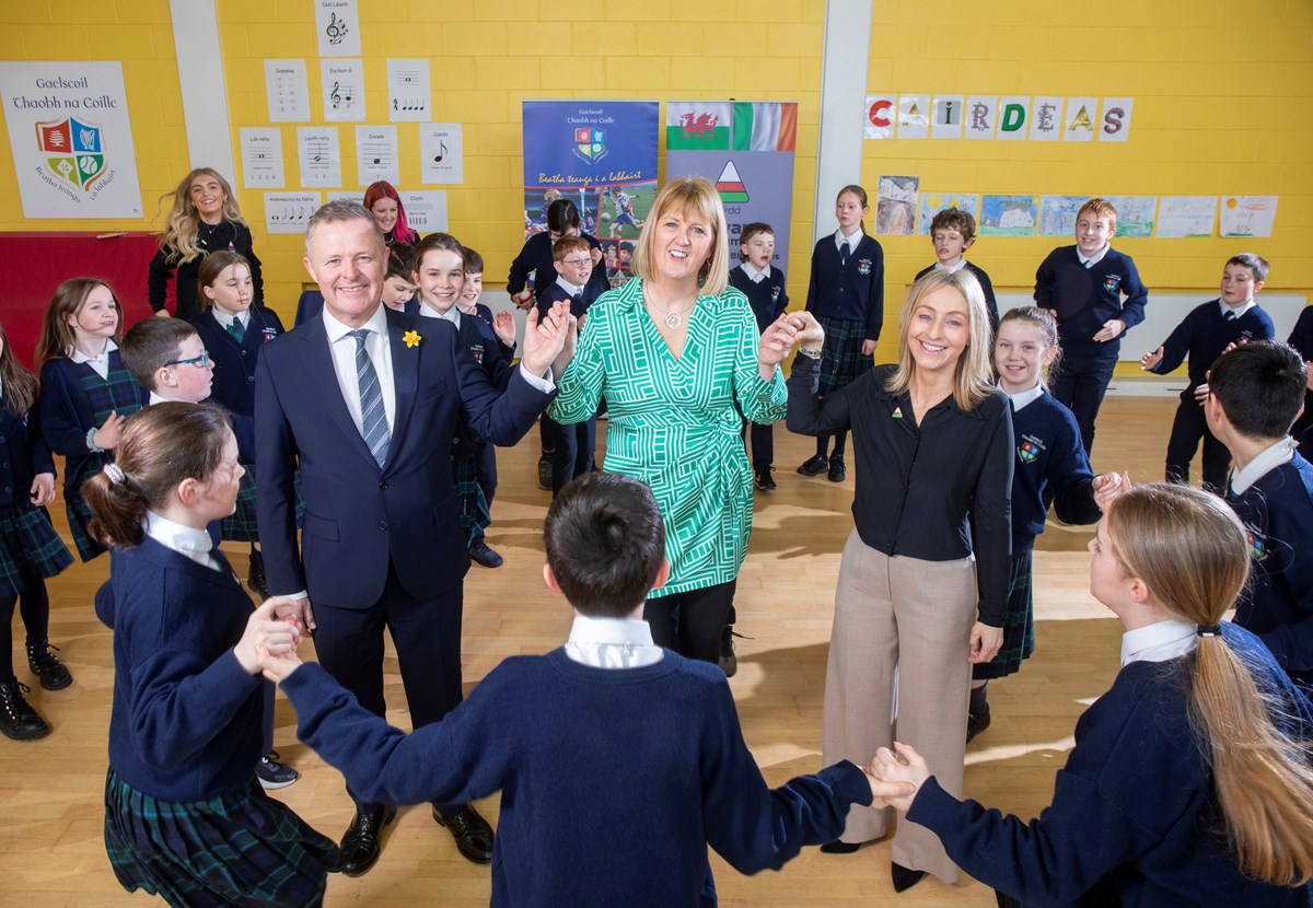 WelshMinisterAtGaelscoil003