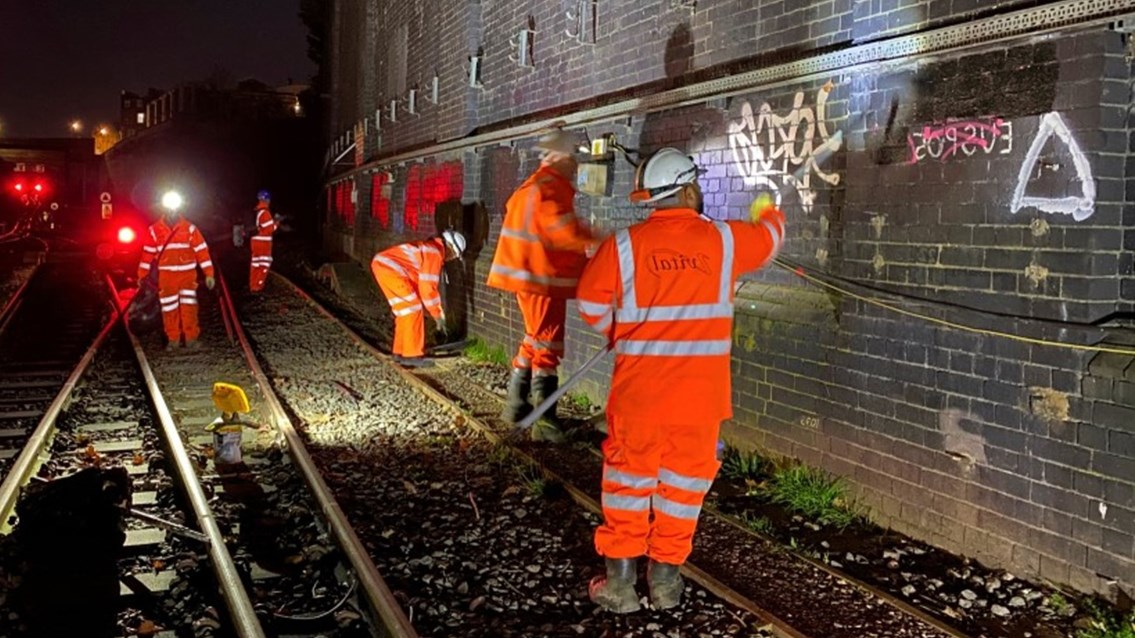 Euston graffiti clearing February 2021