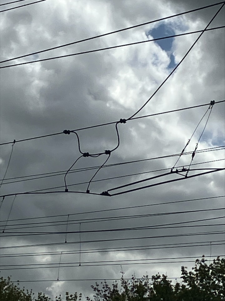 Manchester Piccadilly overhead wire damage1