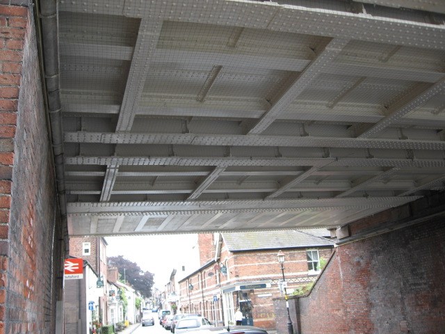 King Street, Knutsford: Close-up of pigeon netting