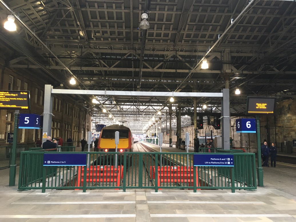 New platforms arrive for Edinburgh Waverley