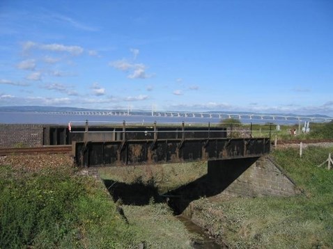 The old Pill Bridge that was more than a hundred years old