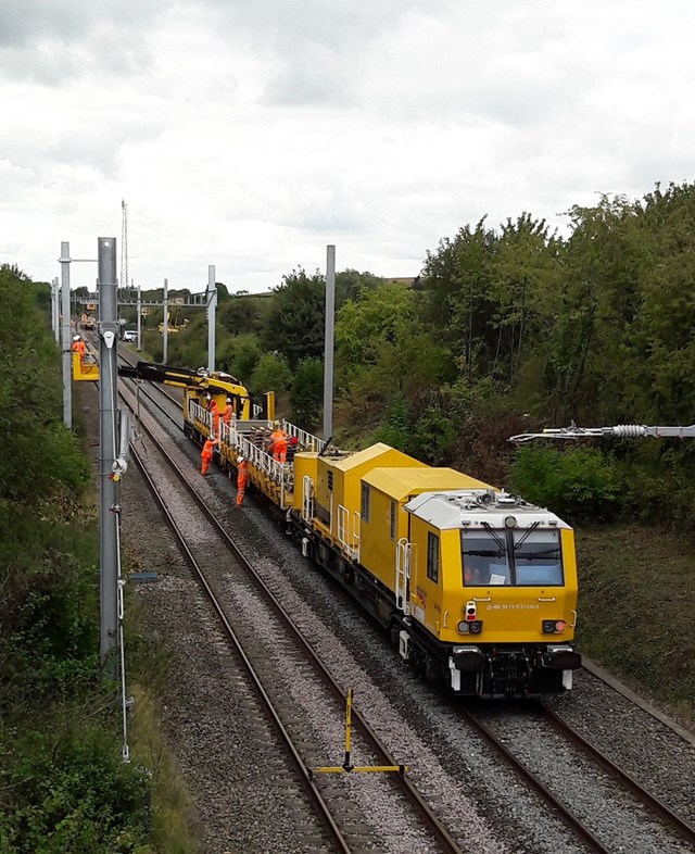 Electrification to Bristol Parkway continues in November which means motorway will be closed overnight at weekends: HOPS wiring