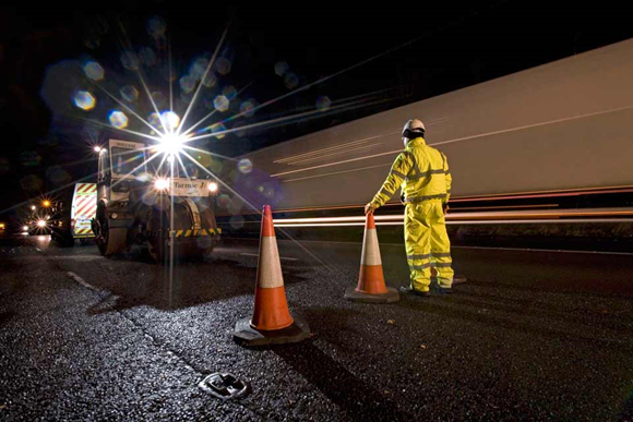 £8 billion boost to repair roads and back drivers: Road resurfacing