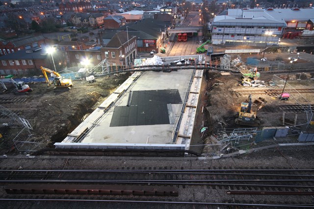 Caversham Road - new bridge deck on the move (3): The new bridge deck in place