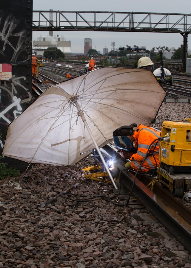 London Bridge August 2015: Welding lengths of conductor rail together on site at London Bridge for the Thameslink Programme