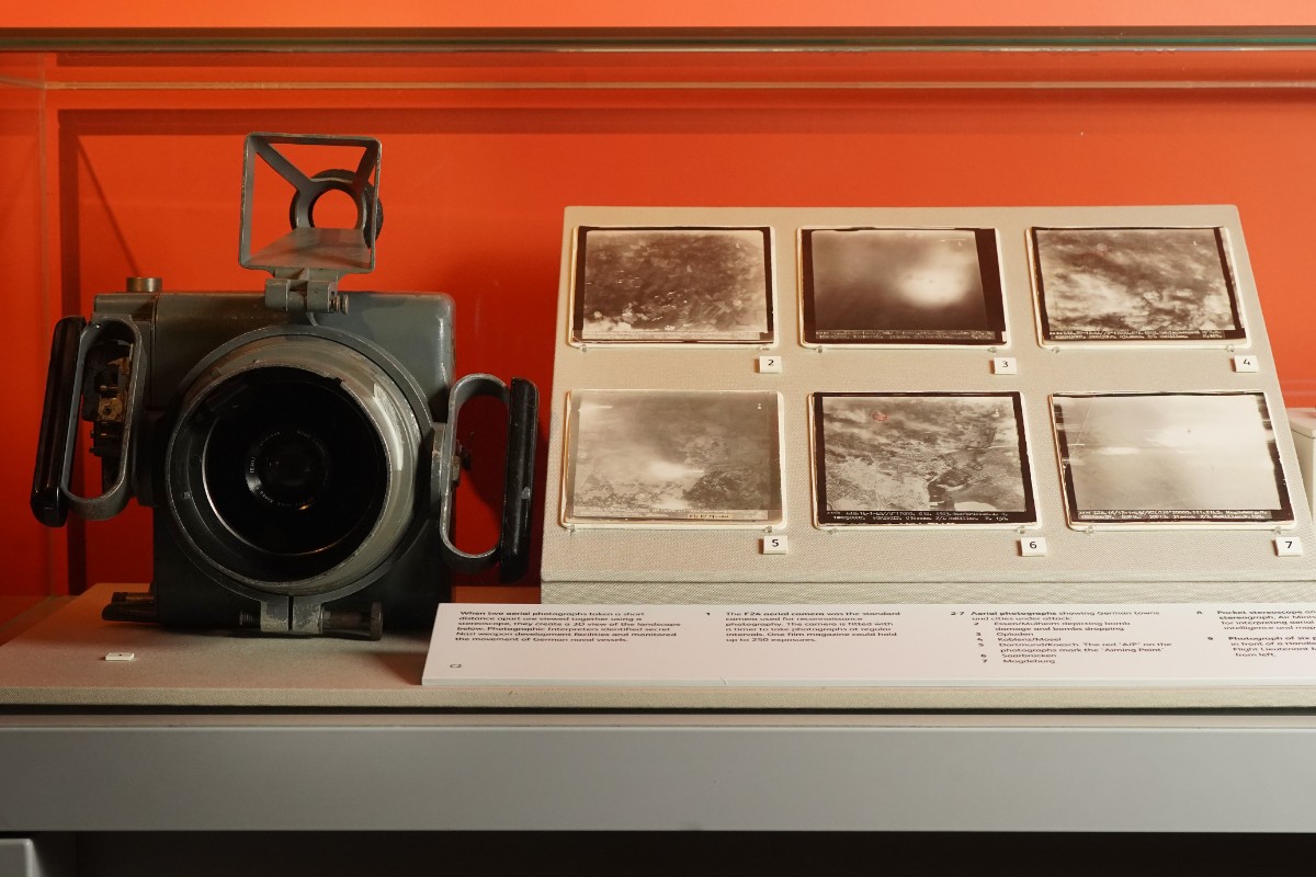 F24 aerial camera with an five inch lens and hand grip mounting, used by the Royal Air Force for reconnaissance during the Second World War. Image © Stewart Attwood