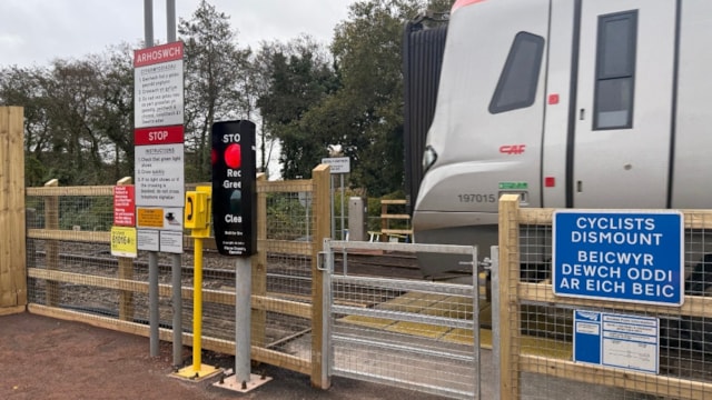 Level crossing users given safety reminder ahead of timetable change on South Wales Main Line: BrynYGwynonFootpathCrossing