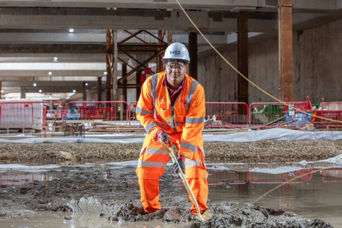 1500th HS2 apprentice Miguel completes final excavation of OOC Box July 2024