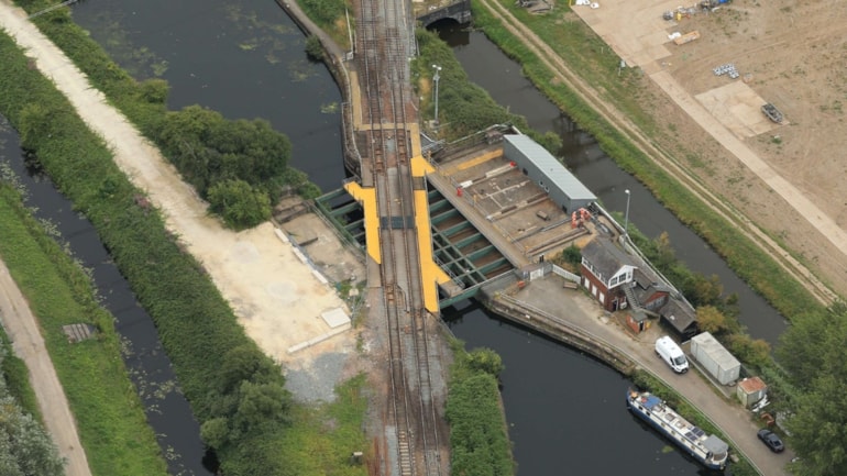 Engineering work at sliding bridge will affect services this weekend