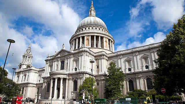 Mary Poppins Pops Up in London!: -st pauls cathedral 640