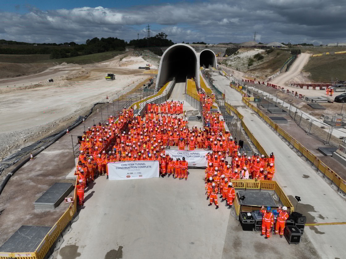 Engineers celebrate completion of Chiltern Tunnel southern porous portal (August 2025) 2