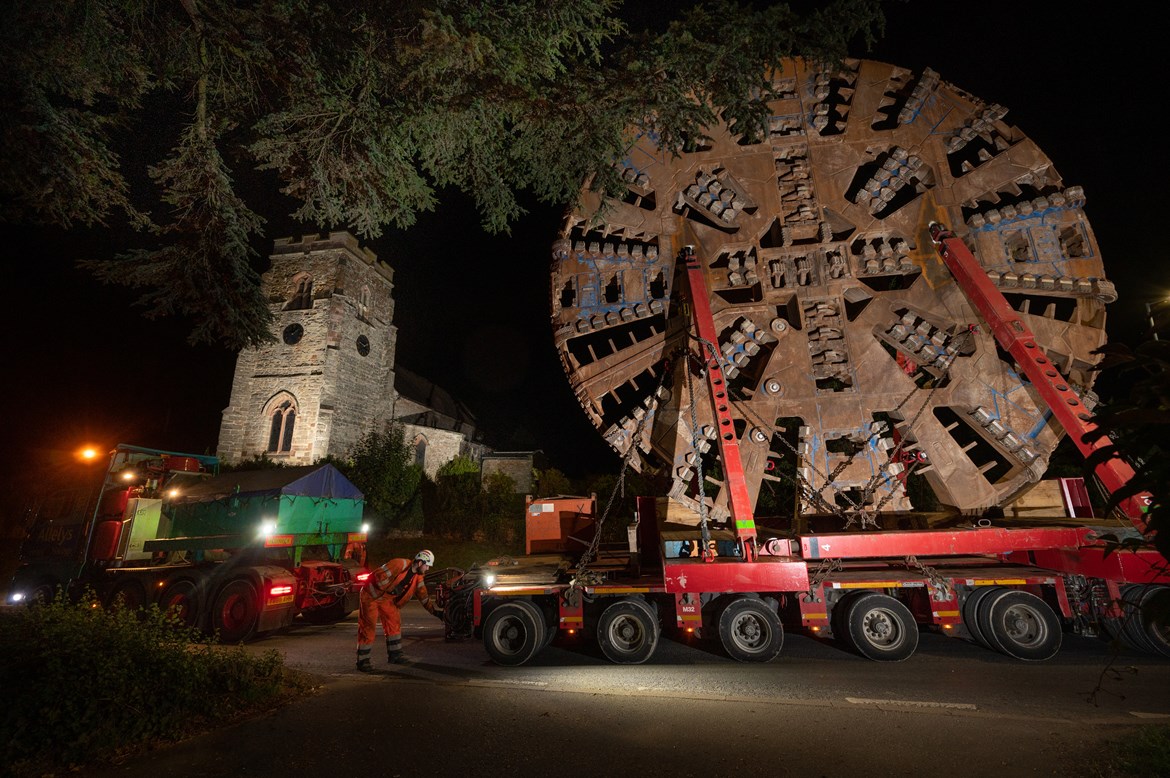 IN PICTURES: Giant HS2 TBM cutterhead’s impressive journey back to start second dig in Warwickshire: Dorothy TBM cutterhead transported through Ufton