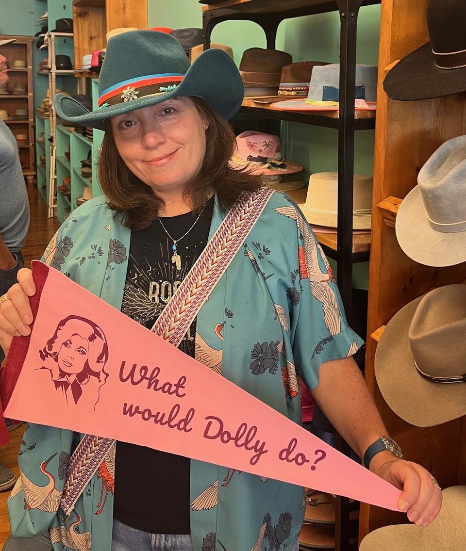 author suzan holder-2