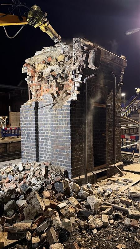 Harlington old bridge removal 2