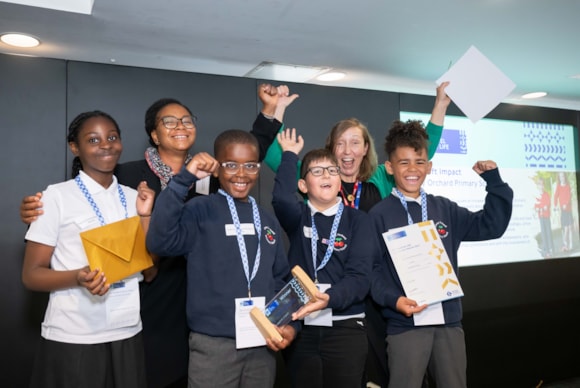 TfL celebrates London pupils championing active travel: TfL Image - TfL Travel for Life awards - Cherry Orchard Primary school, in Greenwich, wins the Modeshift Impact award