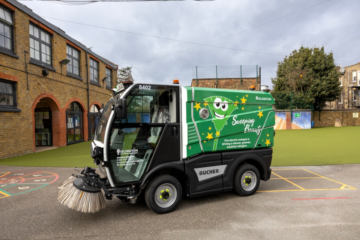Islington's new electric street sweeper