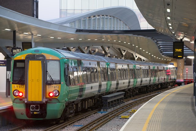 First trains arrive at new London Bridge platforms: First trains arrive at new London Bridge platforms, part of the Thameslink Programme