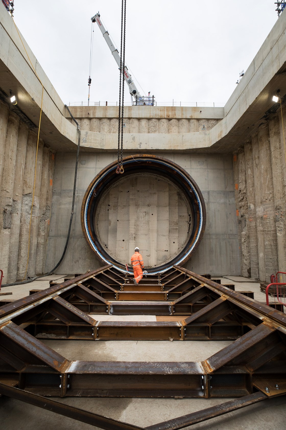 Assembly of HS2 TBM 'Lydia' at Atlas Road, London - Headwall: Headwall at Atlas Road from where HS2 will launch the TBM 'Lydia'. the 847 tonnes tunnel boring machine (TBM) will bore the Atlas Road tunnel which will support the construction of the HS2 twin-bored running tunnel - the Euston tunnel - between Old Oak Common and Euston station. 

Tags: TBM, Segments, Construction, Stations, Tunneling, Logistics