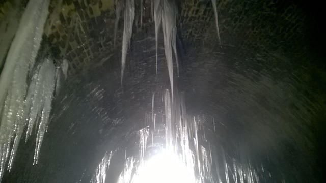 Eaves Tunnel icicles 2
