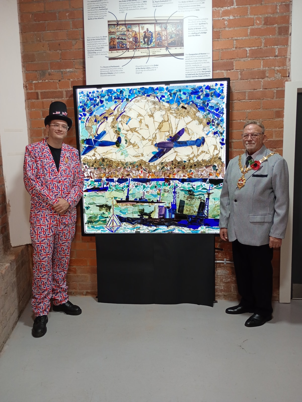 Alexander Goodger, Director Stourbridge Glass Museum and the Mayor of Dudley with one of the restored glass panels-2