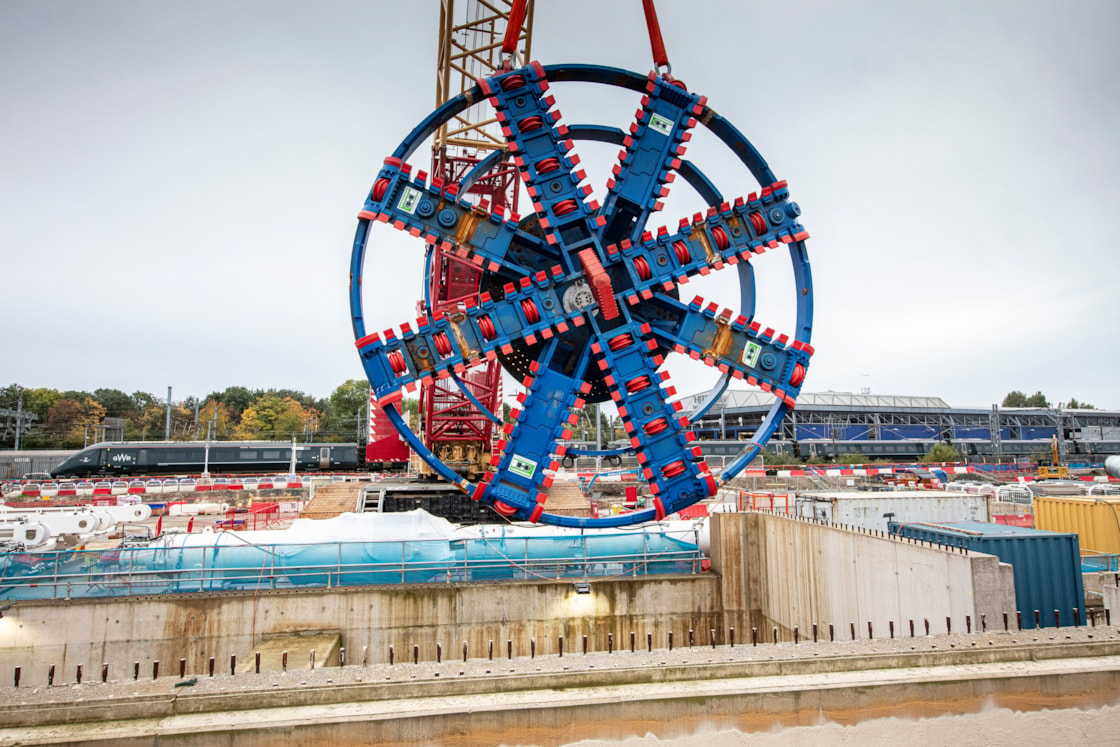 TBM Madeleine cutterhead lift into OOC box landscape