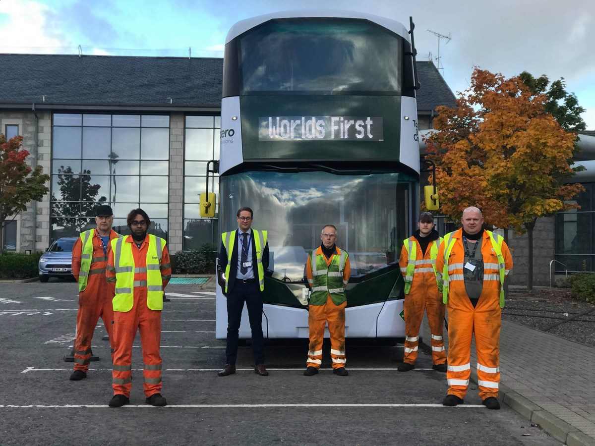 First Aberdeen Engineering team proudly launch new fleet of world first hydrogen double deckers