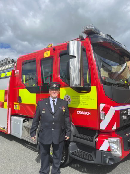 Watch Manager Euros Edwards-2