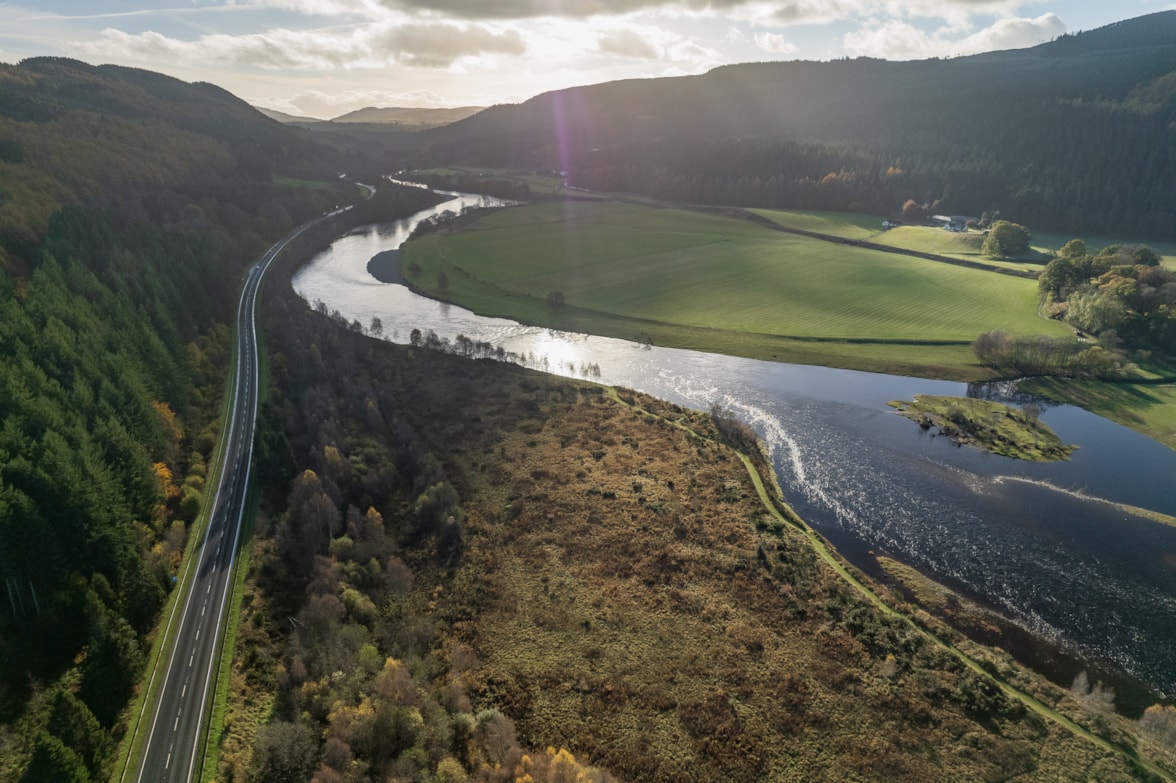 Southbound view of view of River Tay next to carriageway