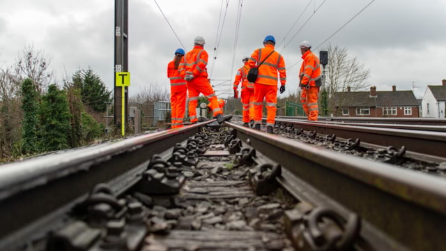 Engineers work on ECDP between Welwyn and Hitchin, Network Rail (2) R cropped: Engineers work on ECDP between Welwyn and Hitchin, Network Rail (2) R cropped