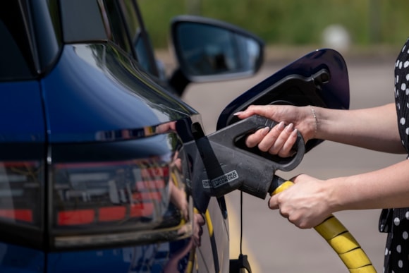 First Bus opens its charging infrastructure to the public, businesses and fleet