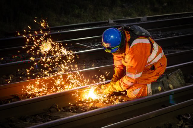 Cutting out old track sections at Hanslope Junction renewal December 2025: Cutting out old track sections at Hanslope Junction renewal December 2025